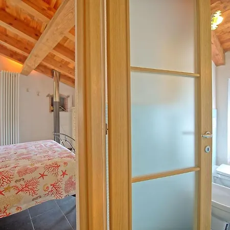 Legnaro Sleeps 4 With Wifi Vignana
