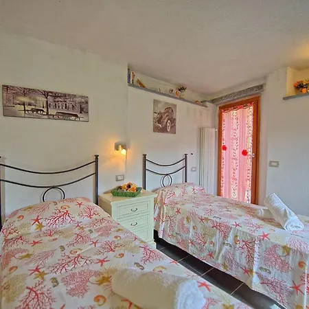 Legnaro Sleeps 4 With Wifi Vignana